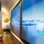 English Romance Penthouse