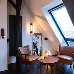 English Romance Penthouse